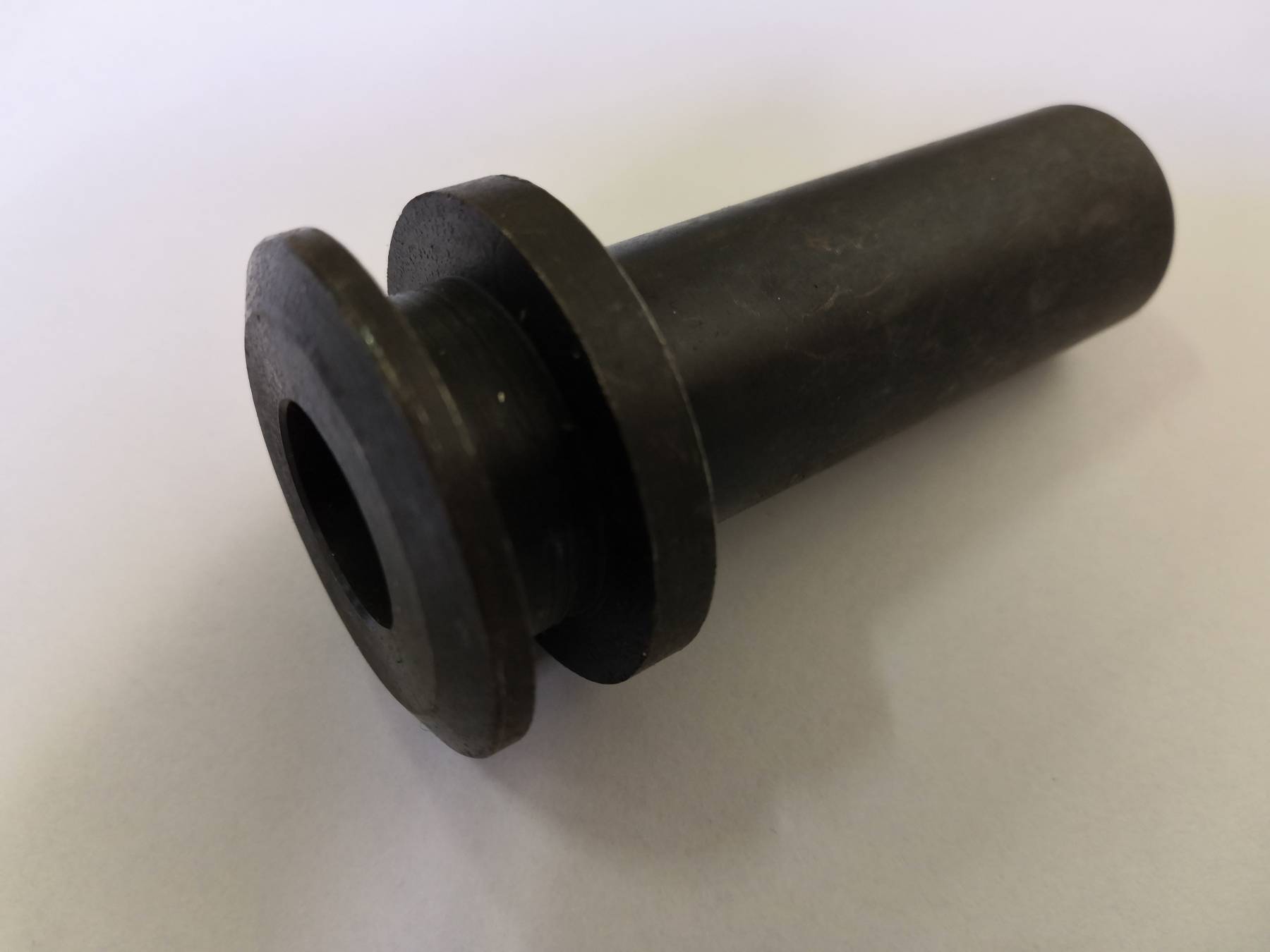 втулка металлическая правая