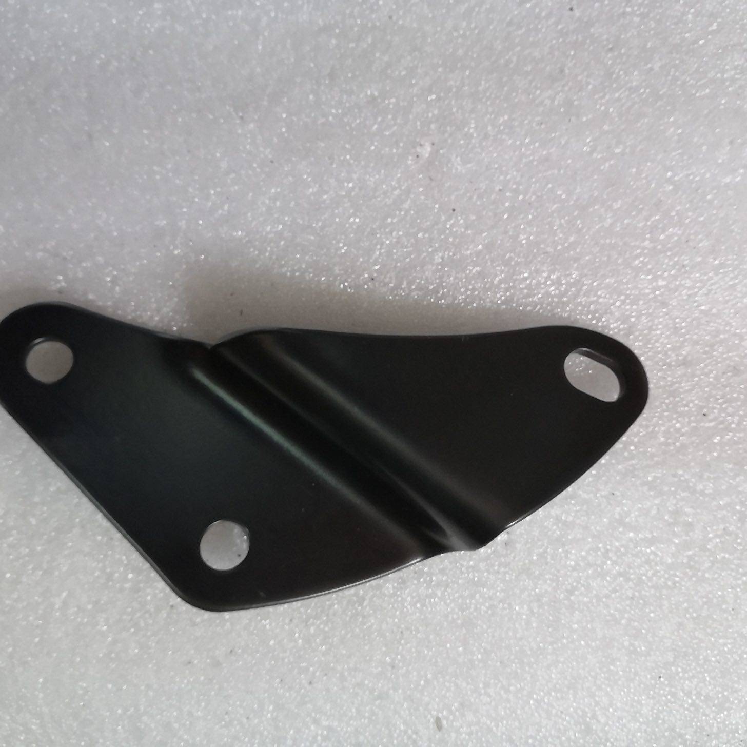 Кронштейн крепления двигателя левый